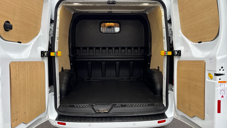 Ford Transit Custom 300 L1 Diesel Fwd 2.0 EcoBlue 130ps Low Roof D/Cab Limited Van